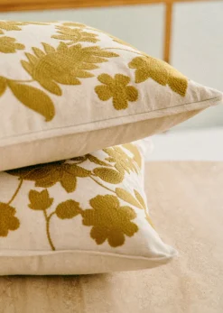 Sezane Coussin Brodé -  Grand Modèle- Les Tissus