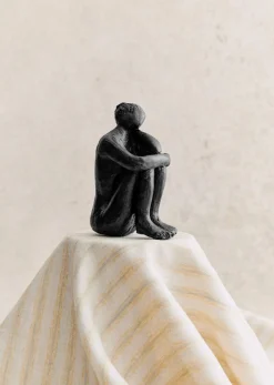 Sezane Sculpture Guénolée Courcoux - Femme Dans Ses Pensées Petit Modèle- Les Invités