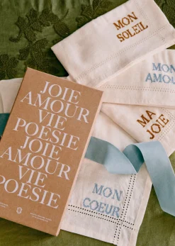 Sezane Set De 4 Serviettes - Les Mots Brodés- Les Tissus|La Vaisselle